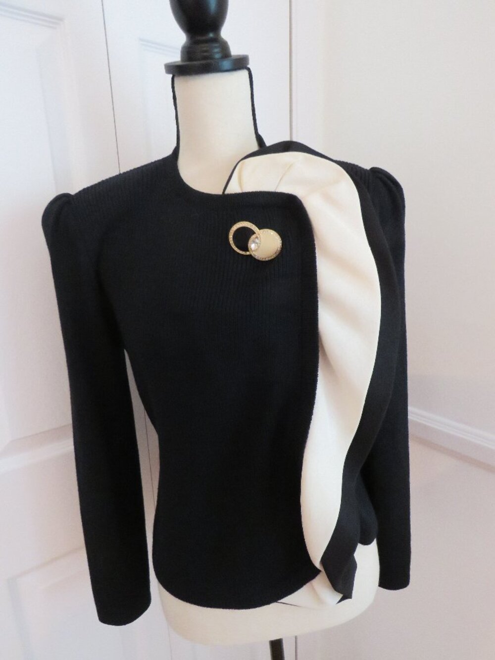 St. John Couture Black Ivory Knit Sweater Jacket Jeweled Brooch Vintage  Sz. M